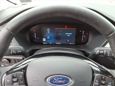 Used 2025 Ford Escape SE FWD image 12