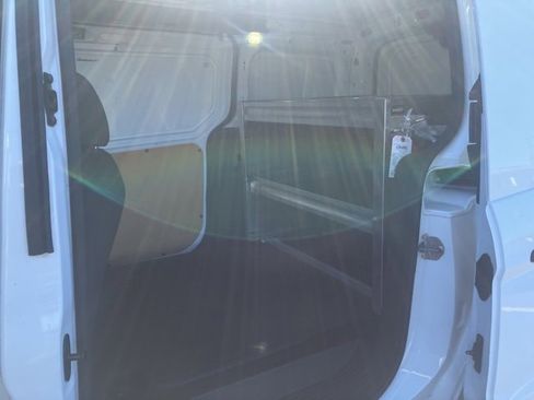 Used 2017 Ford Transit Connect XL image 5