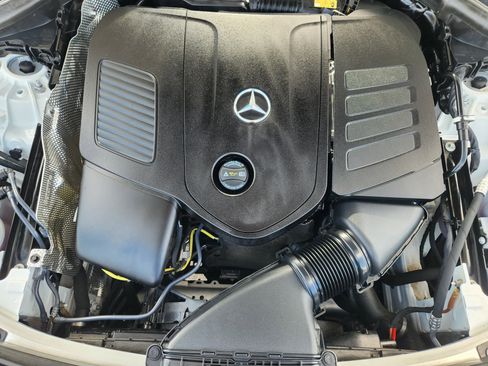 Used 2025 Mercedes-Benz GLC 300 image 32