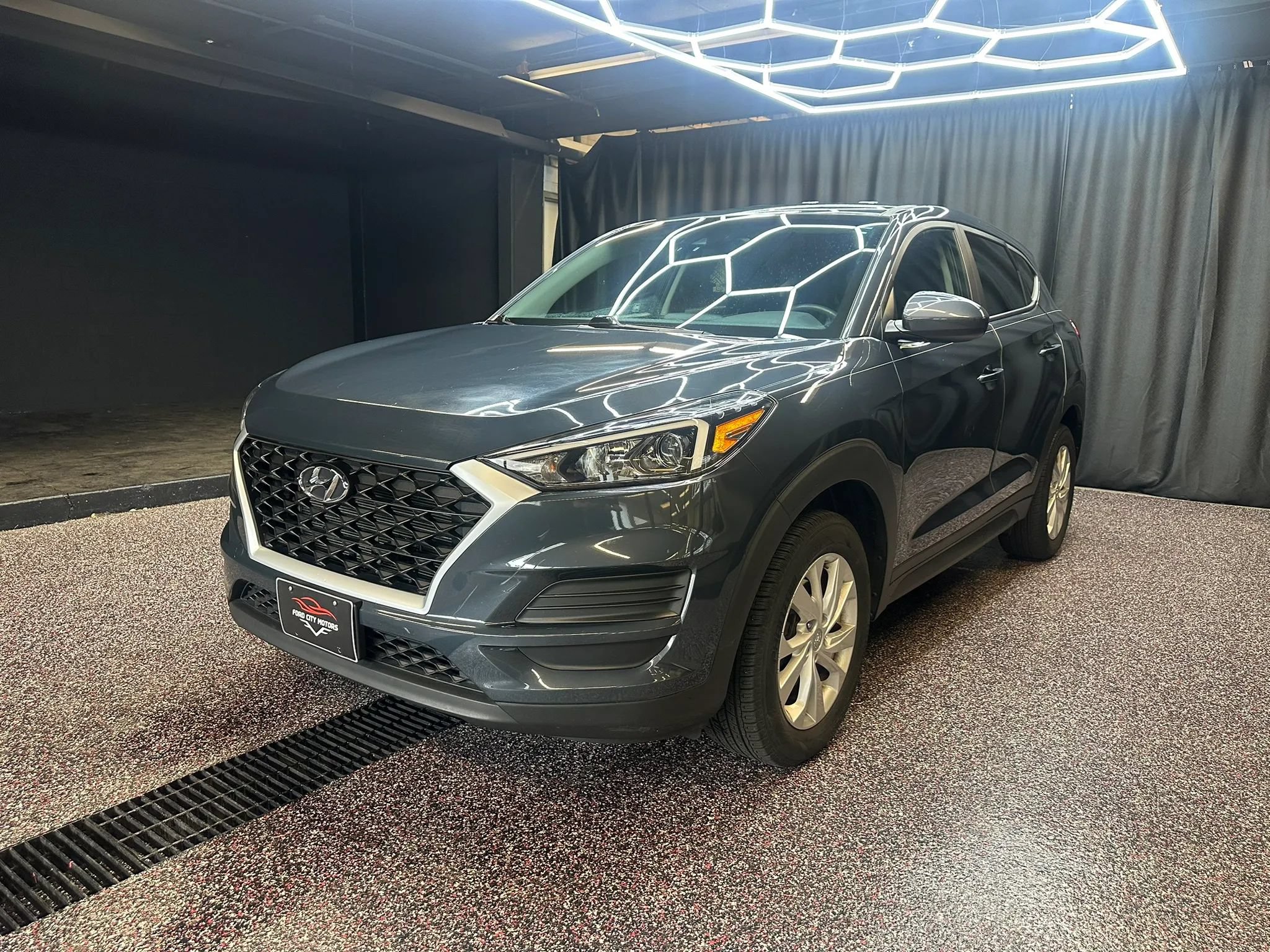 Used 2020 Hyundai Tucson SE w/ Cargo Package FWD image 3