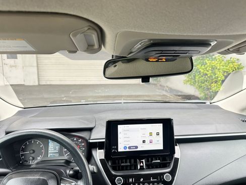 Used 2025 Toyota Corolla LE image 33