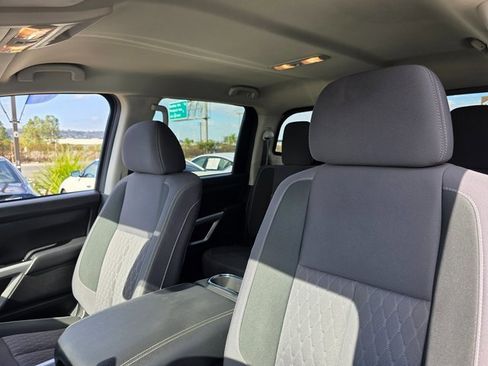 Used 2024 Nissan Titan SV w/ SV Convenience Package image 15