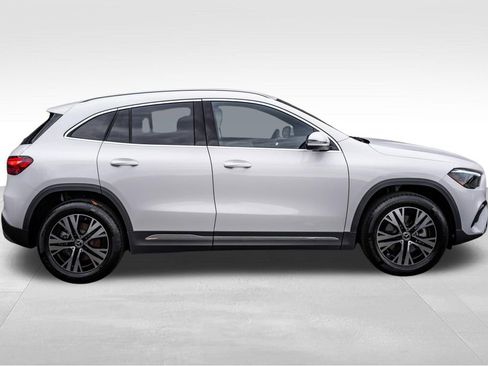 Used 2025 Mercedes-Benz GLA 250 4MATIC image 3