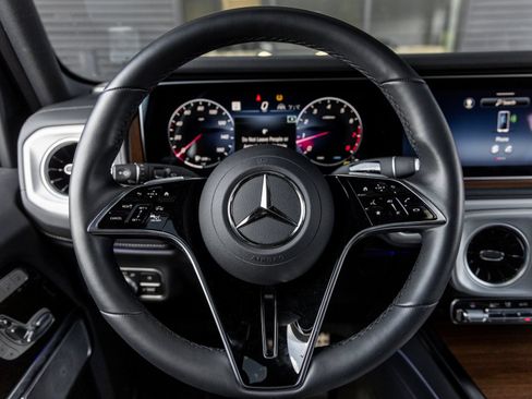 Used 2025 Mercedes-Benz G 550 image 27