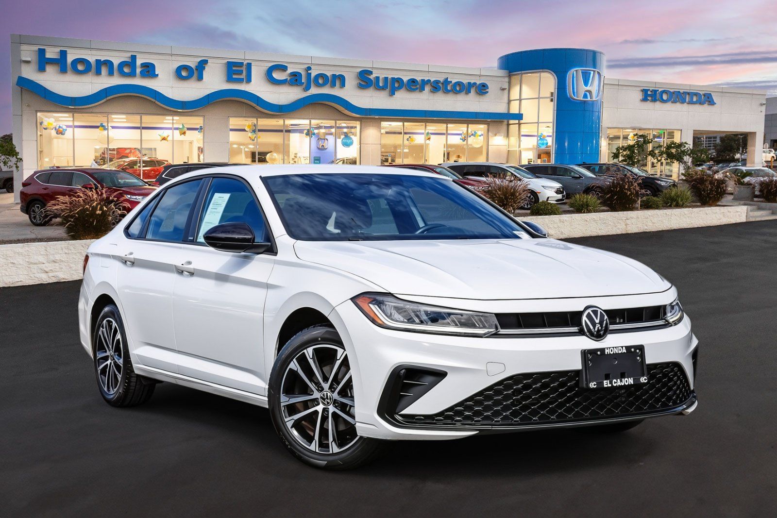 Used 2025 Volkswagen Jetta Sport FWD image 1