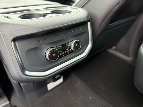 New 2026 Ford Expedition Platinum image 35
