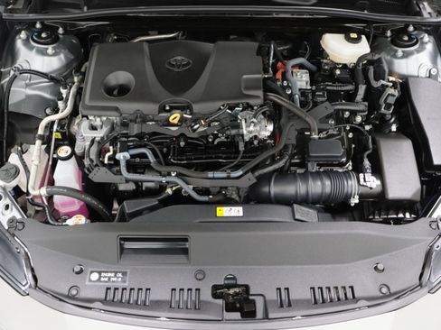 Used 2025 Toyota Camry SE image 38