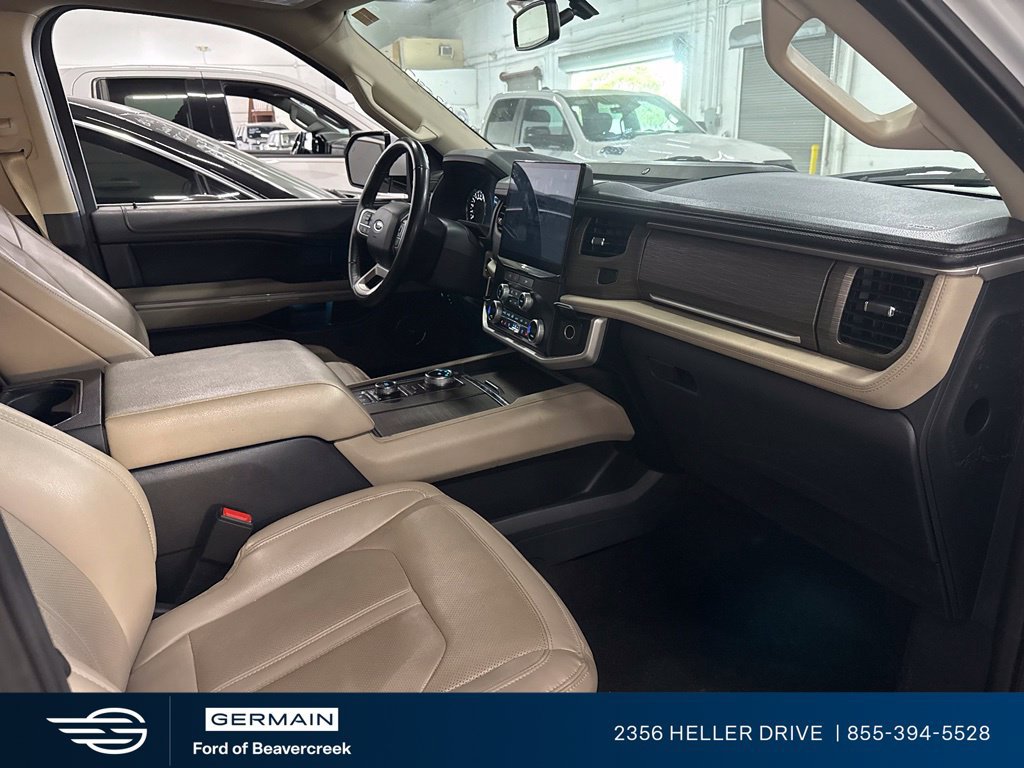 Used 2024 Ford Expedition Limited AWD/4WD image 2
