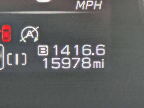 Used 2024 Subaru Crosstrek 2.0i Premium image 16