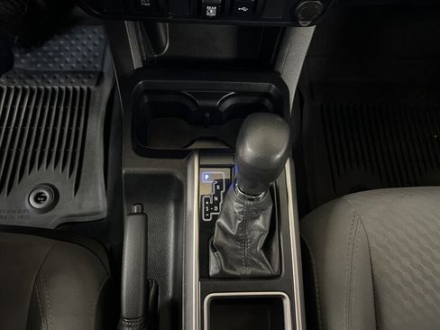 Used 2020 Toyota Tacoma SR5 image 18