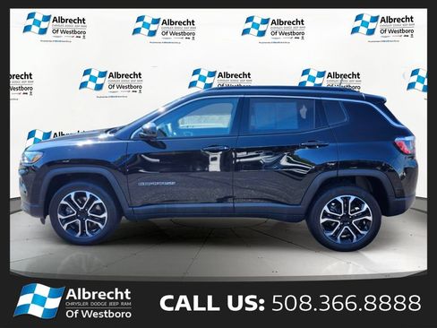 Used 2023 Jeep Compass Limited AWD/4WD image 2