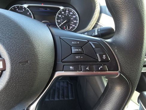 Used 2025 Nissan Sentra SV FWD image 19