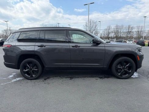 Used 2022 Jeep Grand Cherokee L Laredo image 19