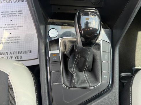 Used 2025 Volkswagen Taos SE FWD image 23