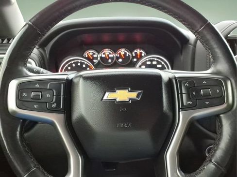 Used 2022 Chevrolet Silverado 1500 LT AWD/4WD image 26