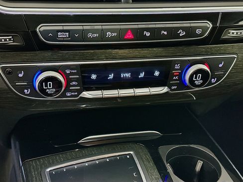 Used 2019 Audi Q7 3.0T Premium Plus w/ Premium Plus Package AWD/4WD image 23
