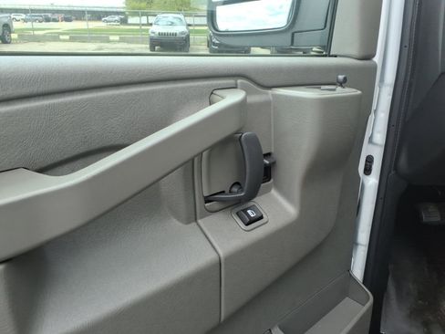 New 2025 GMC Savana 3500 w/ Power Convenience Package RWD image 9