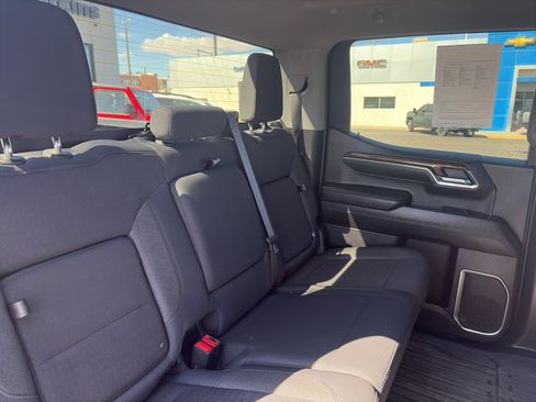 Used 2024 GMC Sierra 1500 Elevation image 17