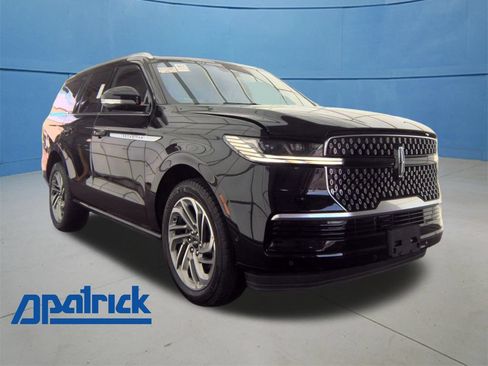 Used 2025 Lincoln Navigator Reserve AWD/4WD image 1