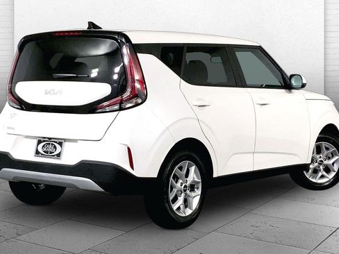 Certified 2025 Kia Soul LX w/ LX Technology Package FWD image 13