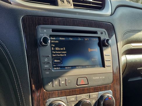 Used 2017 Chevrolet Traverse LT image 26