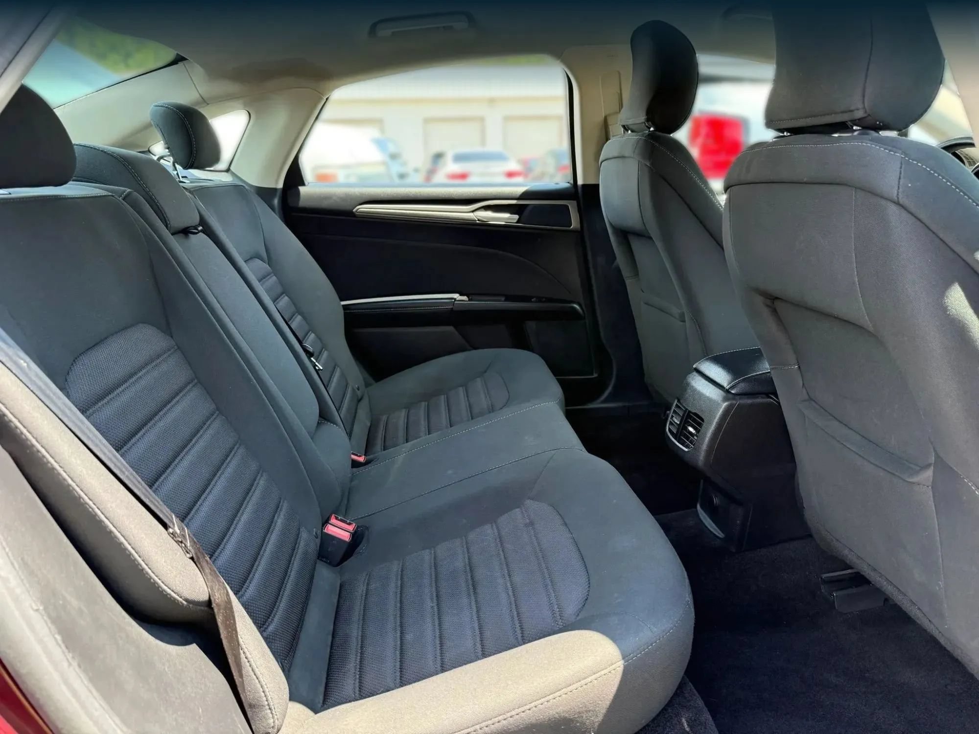 Used 2017 Ford Fusion SE FWD image 20