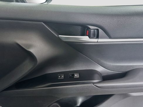 Used 2019 Toyota Camry LE FWD image 30