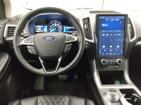 Used 2024 Ford Edge Titanium image 22