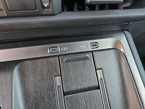 Used 2024 Lexus GX 550 w/ Accessory Package (31) AWD/4WD image 32