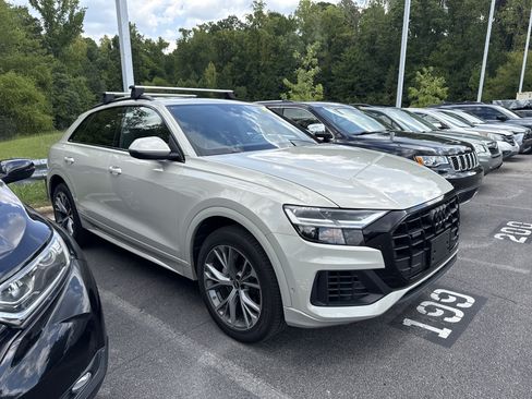 Used 2022 Audi Q8 Premium AWD/4WD image 5