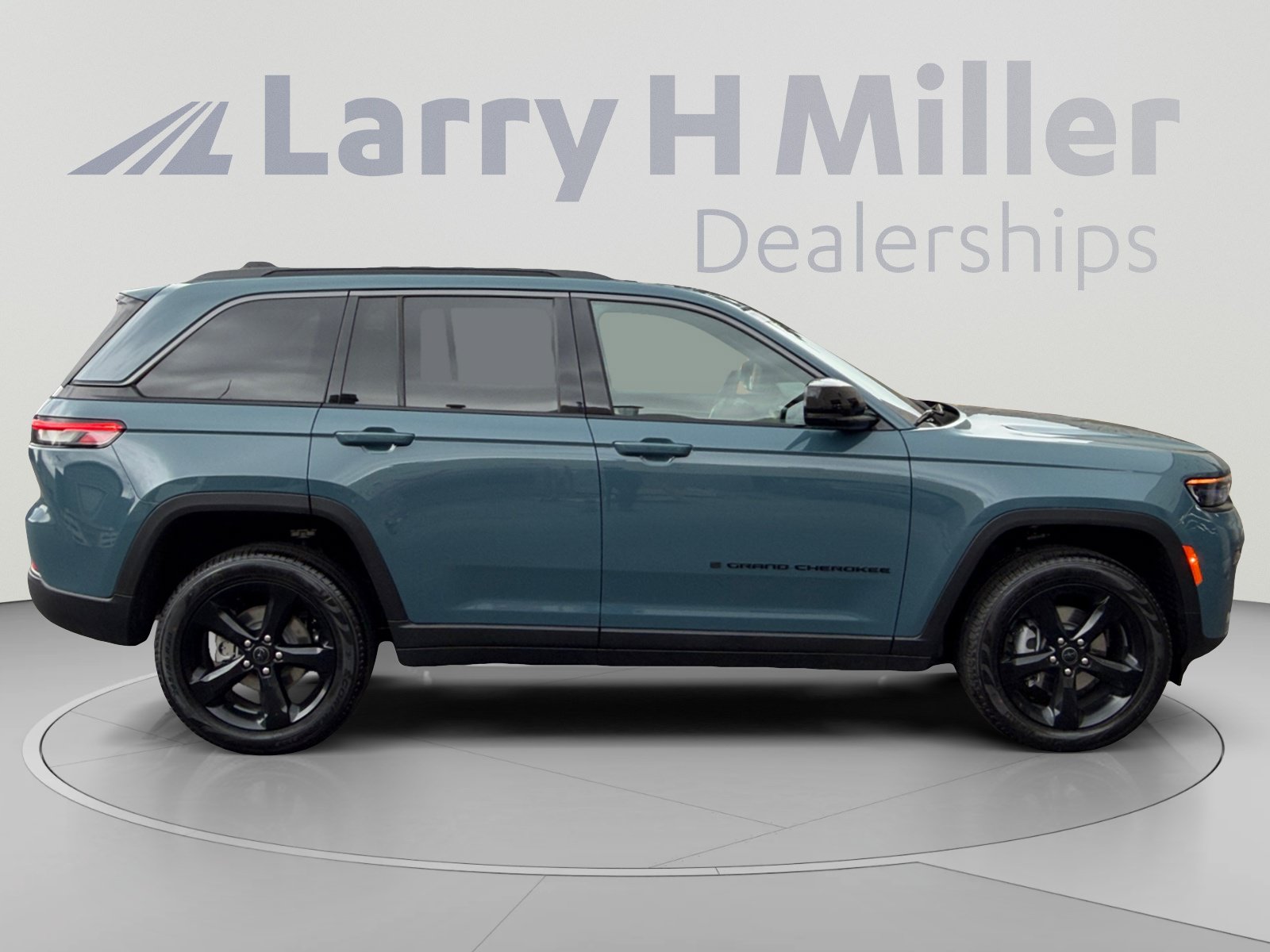 New 2027 Jeep Grand Cherokee Limited w/ Limited Altitude Package AWD/4WD image 6