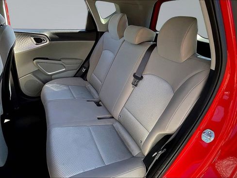 Used 2025 Kia Soul LX w/ LX Technology Package FWD image 22