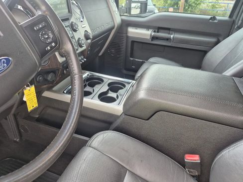 Used 2016 Ford F250 Lariat w/ Lariat Ultimate Package AWD/4WD image 22