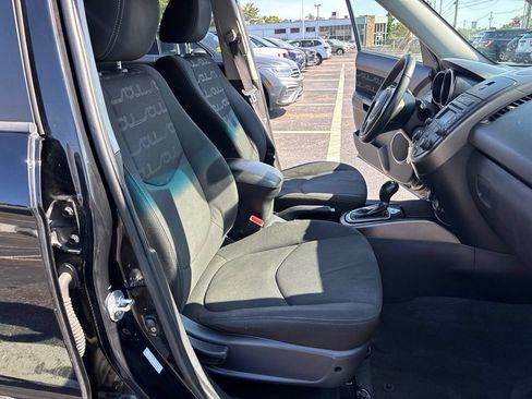 Used 2012 Kia Soul + FWD image 35