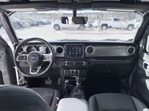 Used 2020 Jeep Gladiator Overland image 33