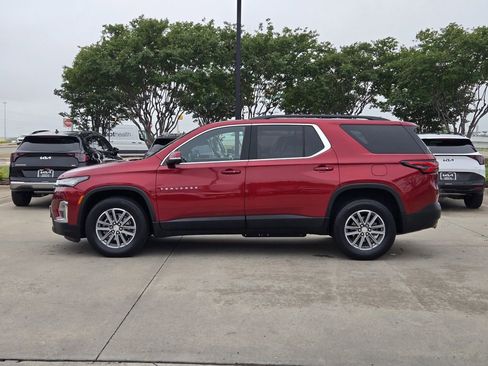 Used 2023 Chevrolet Traverse LT w/ Rear Camera Mirror Package image 10