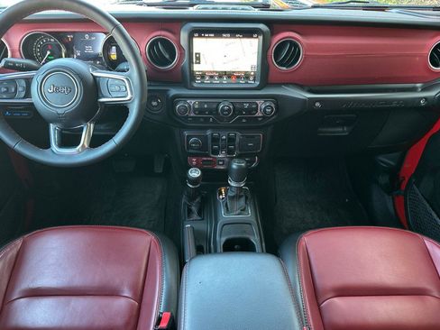 Used 2023 Jeep Wrangler Unlimited Rubicon 4xe image 14