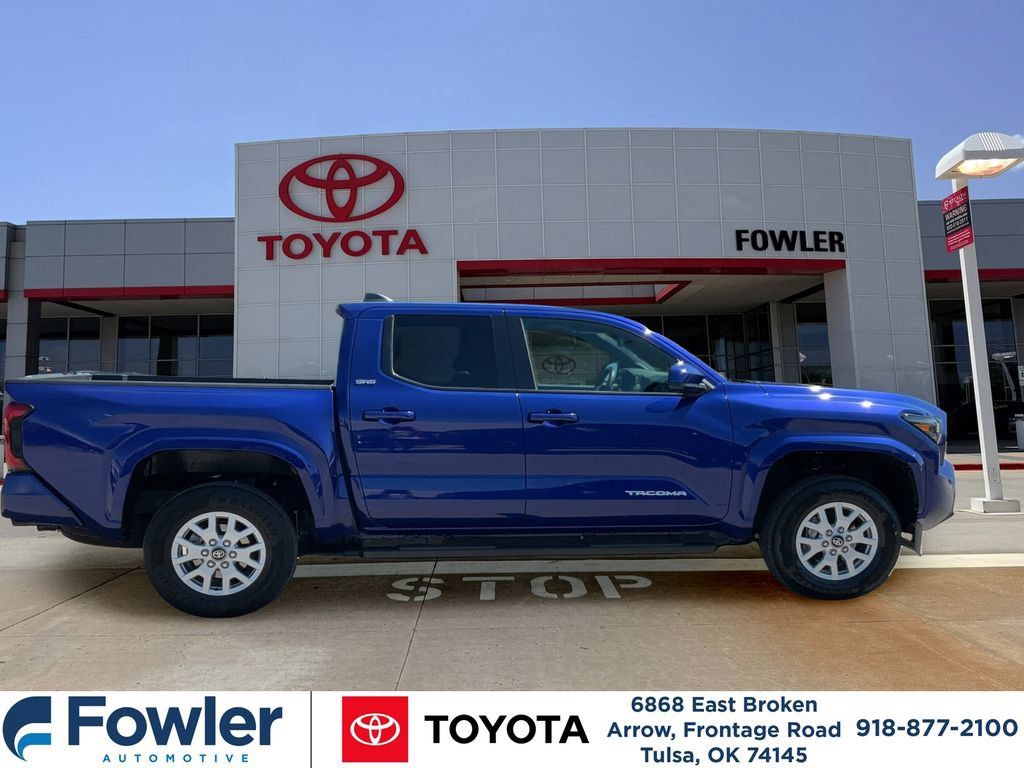 Certified 2025 Toyota Tacoma SR5 w/ SR5 Upgrade Package AWD/4WD image 6