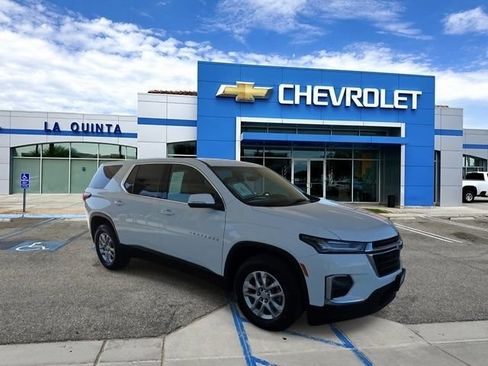 Used 2023 Chevrolet Traverse LS w/ Safety Package FWD image 2