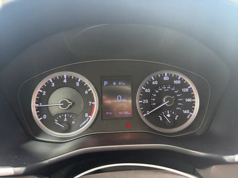 Used 2019 Hyundai Santa Fe SE AWD/4WD image 10