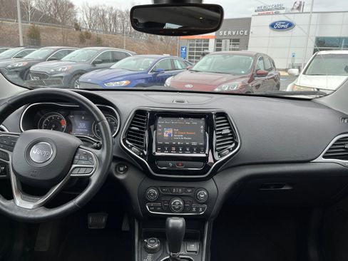 Used 2019 Jeep Cherokee Limited AWD/4WD image 14