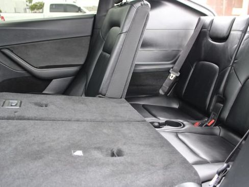 Used 2023 Tesla Model Y Long Range AWD/4WD image 41