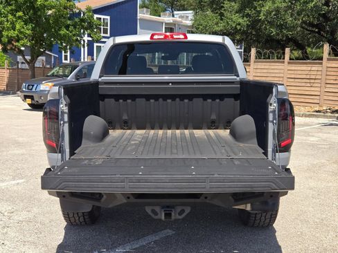 Used 2019 Toyota Tundra SR5 w/ SR5 Upgrade Package AWD/4WD image 24