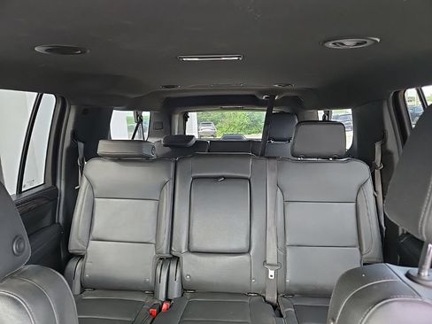 Used 2023 Chevrolet Suburban Z71 w/ Luxury Package AWD/4WD image 36