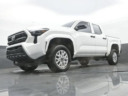Used 2026 Toyota Tacoma SR RWD image 26