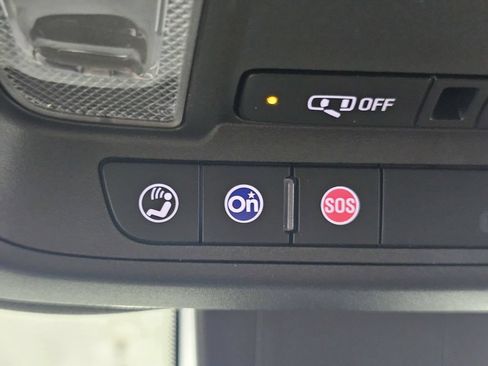 Used 2022 Chevrolet Equinox Premier AWD/4WD image 22