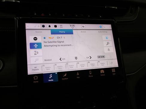 Used 2023 Jeep Grand Cherokee Limited AWD/4WD image 47