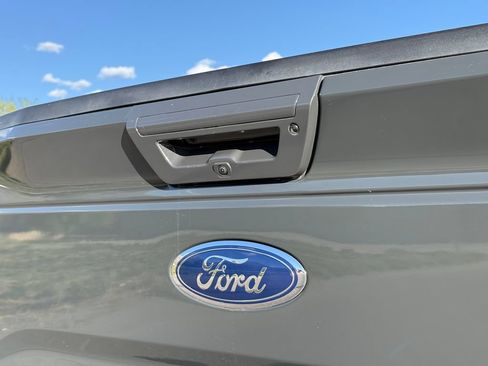 Used 2016 Ford F150 Lariat w/ Equipment Group 502A Luxury AWD/4WD image 14