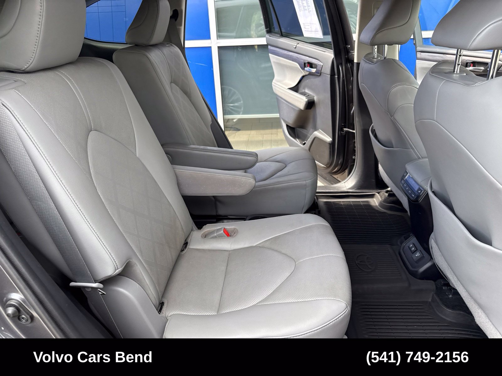 Used 2020 Toyota Highlander Platinum AWD/4WD image 25
