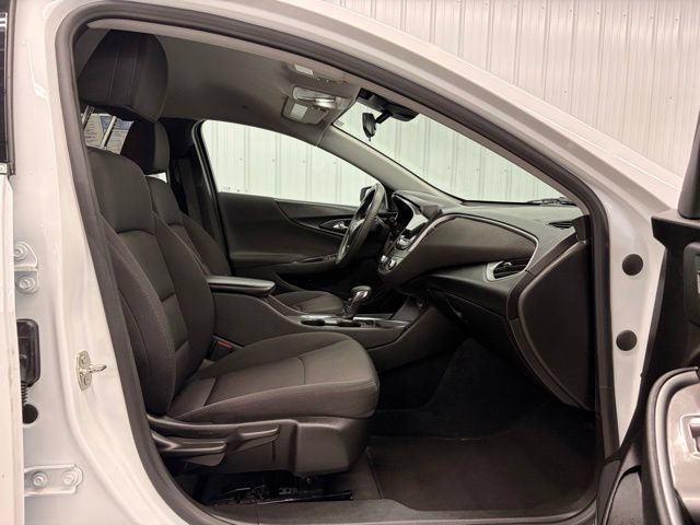Used 2024 Chevrolet Malibu LT FWD image 11